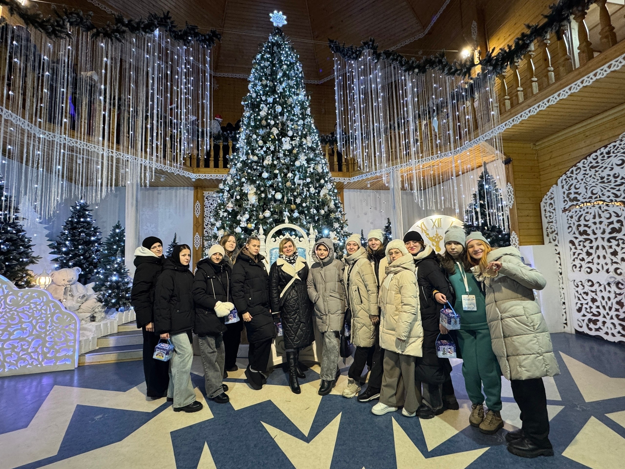 200 детей-активистов «Движения первых» из всех районов Курской области вернулись из туристической поездки «Больше, чем новогодняя сказка» 200 детей-активистов «Движения первых» из всех районов Курской области вернулись из туристической поездки «Больше, чем новогодняя сказка»