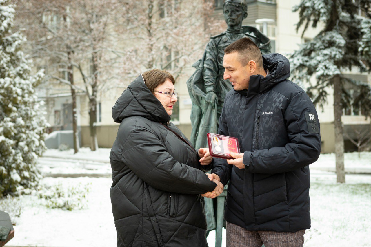 В Курске прошло открытие уличной экспозиции Всероссийского фотопроекта «Китель Победы» В Курске прошло открытие уличной экспозиции Всероссийского фотопроекта «Китель Победы»