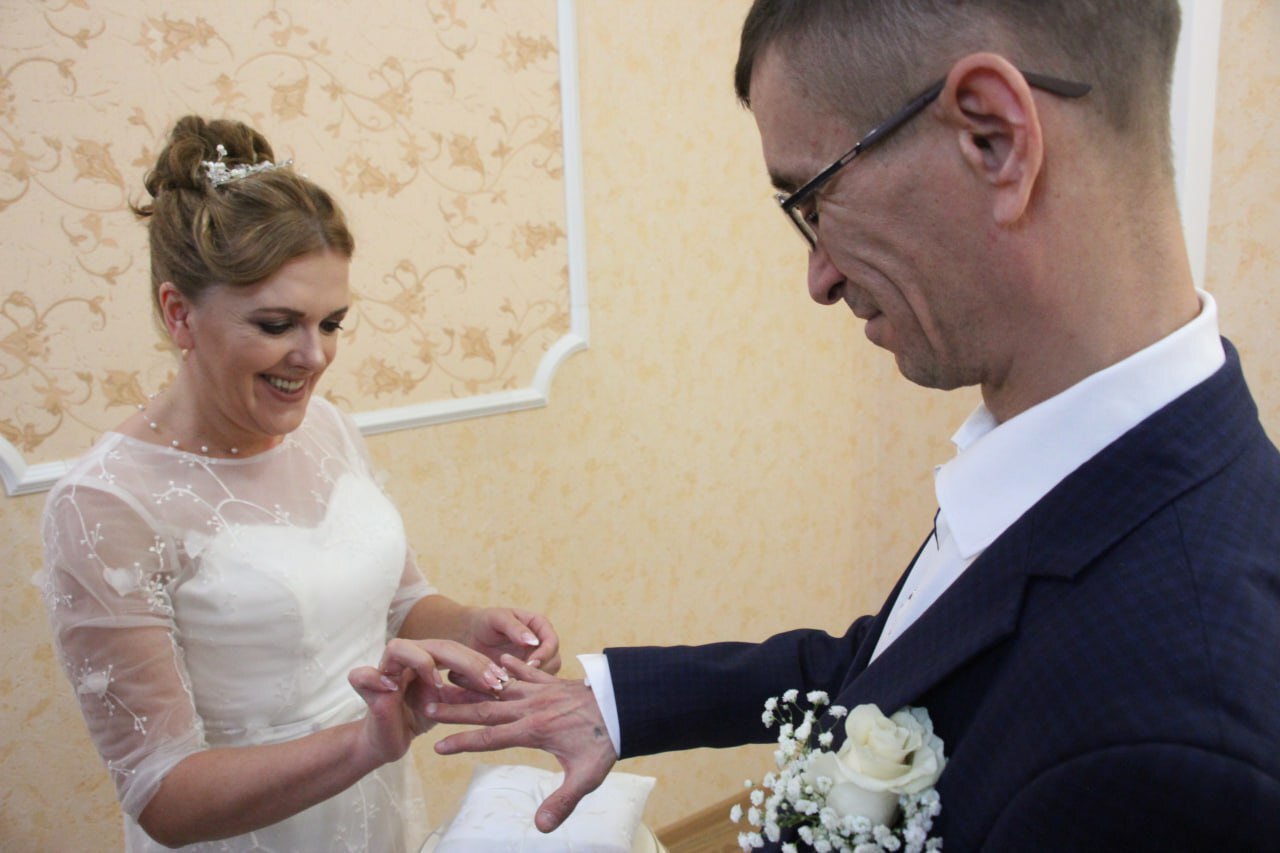 В отделе ЗАГС администрации Фатежского района состоялась торжественная регистрация брака Андрея и Натальи Куликовых из Курского приграничья В отделе ЗАГС администрации Фатежского района состоялась торжественная регистрация брака Андрея и Натальи Куликовых из Курского приграничья