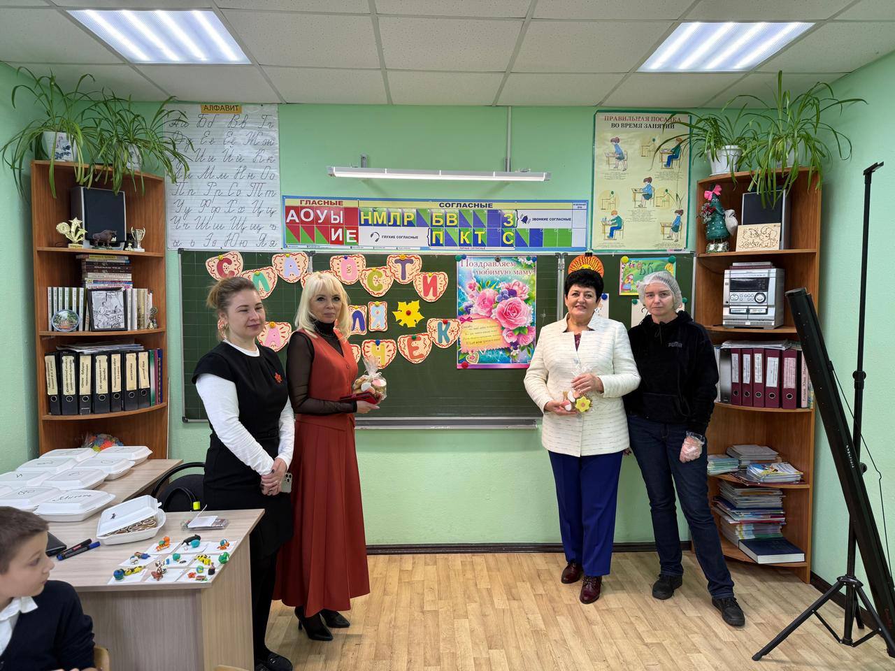 На региональной неделе депутат Государственной думы Ольга Германова посетила свой округ в Курском районе, где к капитальному ремонту готовятся несколько школ На региональной неделе депутат Государственной думы Ольга Германова посетила свой округ в Курском районе, где к капитальному ремонту готовятся несколько школ