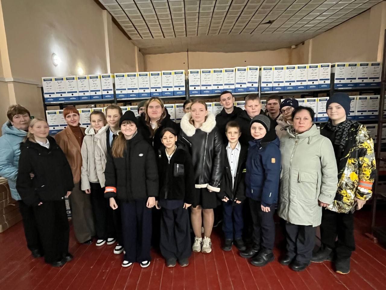 Андрей Амерев: Обучающиеся 6-9 классов МКОУ "Сосновская СОШ им. Я. М. Проскурина", в рамках проекта стажировки учащихся, посетили архивный отдел администрации Горшеченского района, где у них была уникальная возможность... Андрей Амерев: Обучающиеся 6-9 классов МКОУ "Сосновская СОШ им. Я. М. Проскурина", в рамках проекта стажировки учащихся, посетили архивный отдел администрации Горшеченского района, где у них была уникальная возможность...