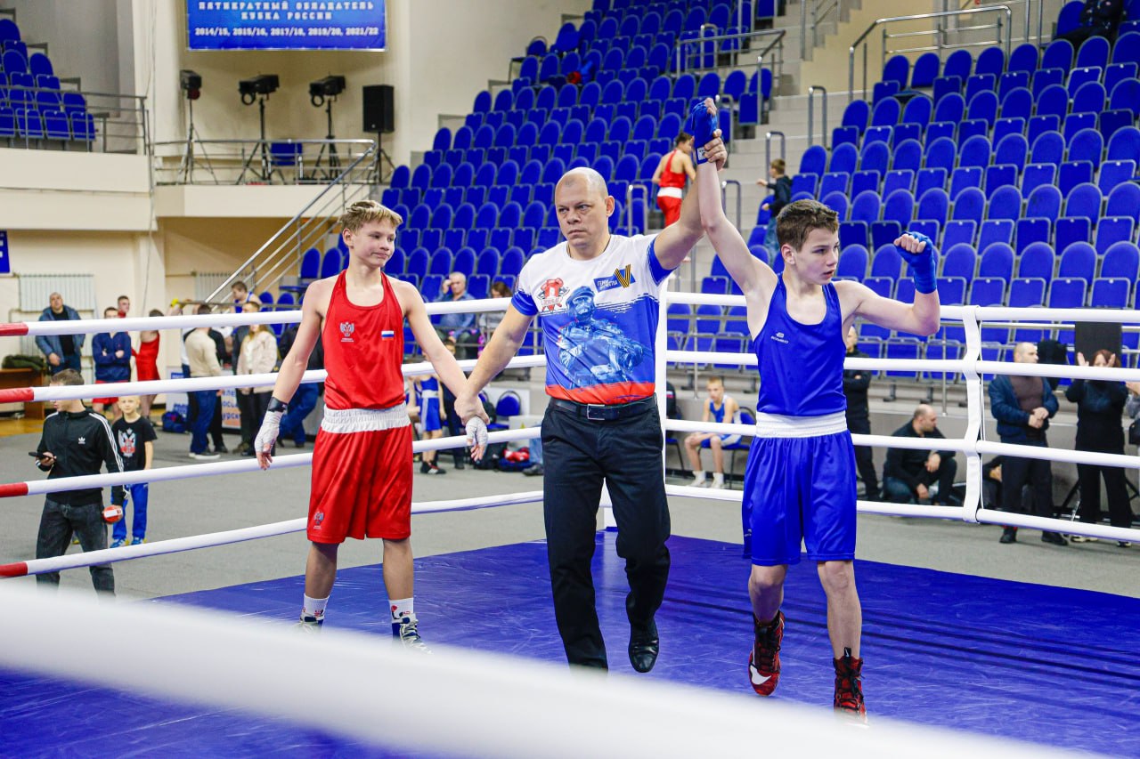 В Спортивно-концертном комплексе Курска прошли соревнования по боксу в рамках Всероссийского турнира по единоборствам «Герои Отечества», посвященного военнослужащим - участникам специальной военной операции В Спортивно-концертном комплексе Курска прошли соревнования по боксу в рамках Всероссийского турнира по единоборствам «Герои Отечества», посвященного военнослужащим - участникам специальной военной операции