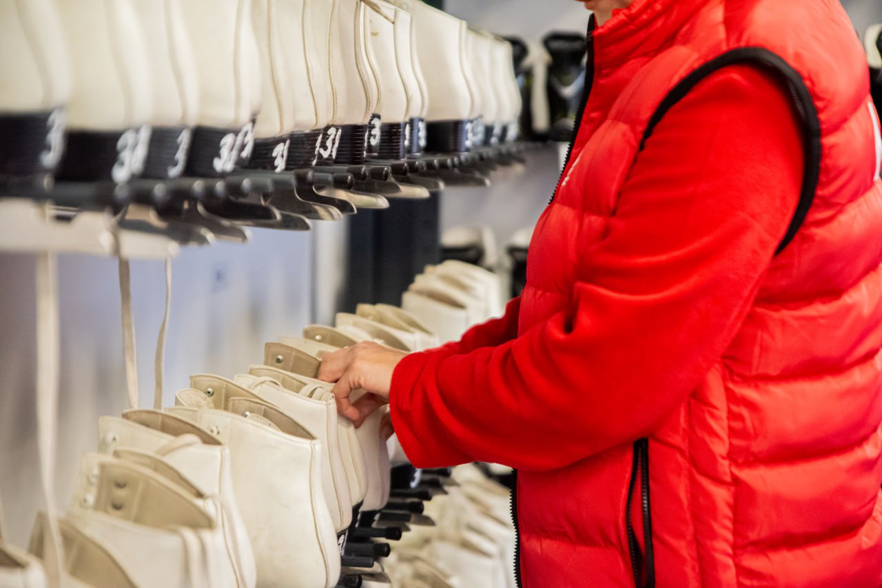 Губернский каток за сезон посещают более 10 тысяч курян Губернский каток за сезон посещают более 10 тысяч курян