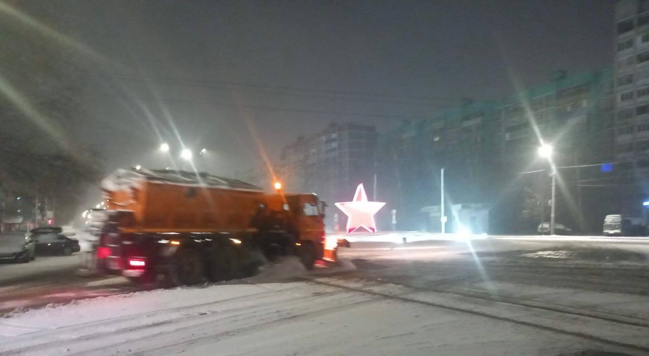 Евгений Маслов: Друзья, приветствую всех. Пока город спал, наши коммунальные службы занимались уборкой снега Евгений Маслов: Друзья, приветствую всех. Пока город спал, наши коммунальные службы занимались уборкой снега