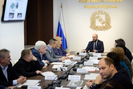 Евгений Маслов: Провел совещание, где с коллегами обсудили вопросы подготовки города к Новому году