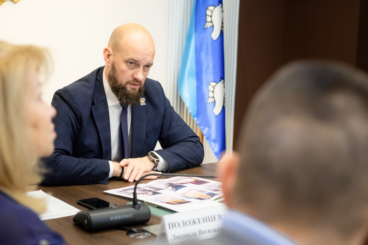 Евгений Маслов: Провел совещание, где с коллегами обсудили вопросы подготовки города к Новому году Евгений Маслов: Провел совещание, где с коллегами обсудили вопросы подготовки города к Новому году