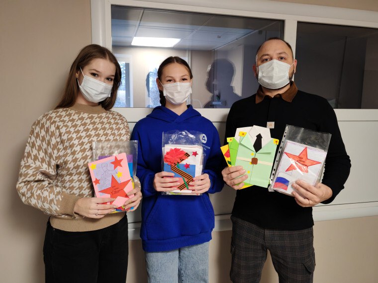 Активисты «Движения Первых» г. Курчатова 9 декабря посетили госпиталь ФМБА России, развернутый в Курской области, чтобы поздравить с праздником бойцов, находящихся здесь на лечении