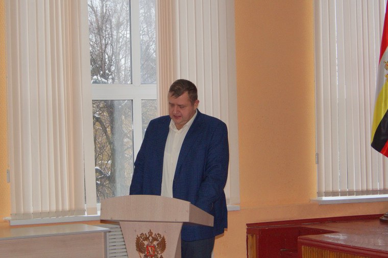 Дмитрий Новиков: Сегодня, 11 декабря, в Администрации района состоялось торжественное собрание, посвященное вступлению в должность избранного Главы Машкинского сельсовета Конышевского района Дмитрий Новиков: Сегодня, 11 декабря, в Администрации района состоялось торжественное собрание, посвященное вступлению в должность избранного Главы Машкинского сельсовета Конышевского района