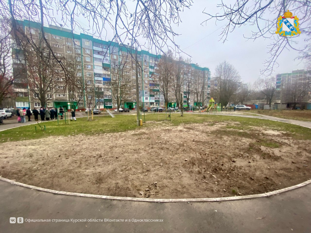 В Курске после жалобы на прямую линию с губернатором готовят установку новой детской площадки