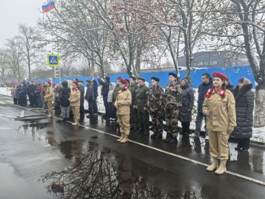 Андрей Телегин: Сегодня памятные доски в честь погибших участников специальной военной операции из нашего района были открыты на фасаде Верхнемедведицкой средней школы