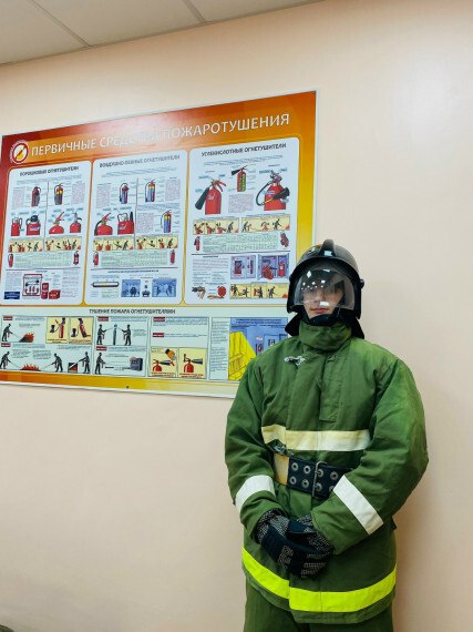 Администрация, педагогический коллектив и обучающиеся школы №4 от всей души выражают огромную благодарность личному составу Пожарно-спасательной части № 7 ФГКУ и Специальной пожарно-спасательная части №3 специального отдела...