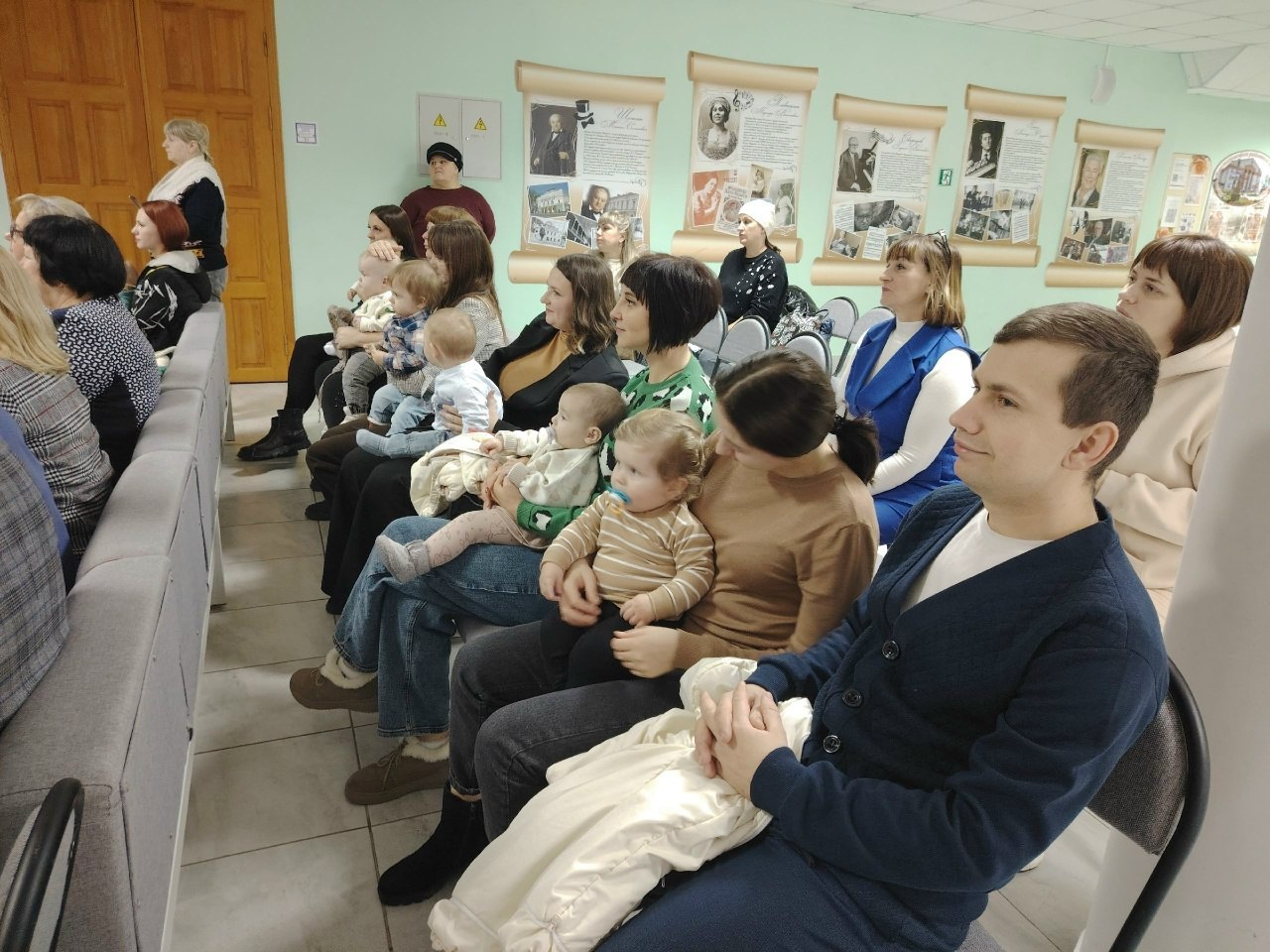 Сегодня в Мантурово состоялось торжественное открытие пункта проката предметов первой необходимости для новорожденных и детей в возрасте до 1,5 лет Сегодня в Мантурово состоялось торжественное открытие пункта проката предметов первой необходимости для новорожденных и детей в возрасте до 1,5 лет