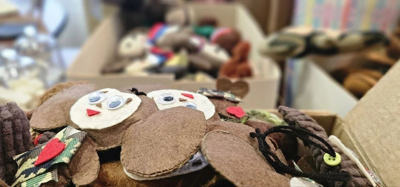 Благодаря партийцам 500 талисманов-чебурашек передадут бойцам РФ Благодаря партийцам 500 талисманов-чебурашек передадут бойцам РФ