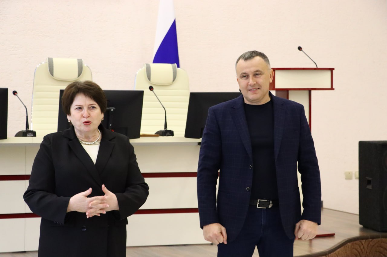 Андрей Белоусов: Сегодня в Администрации Рыльского района состоялось торжественное вручение Почётных грамот и Благодарностей членам участковых и территориальных избирательных комиссий