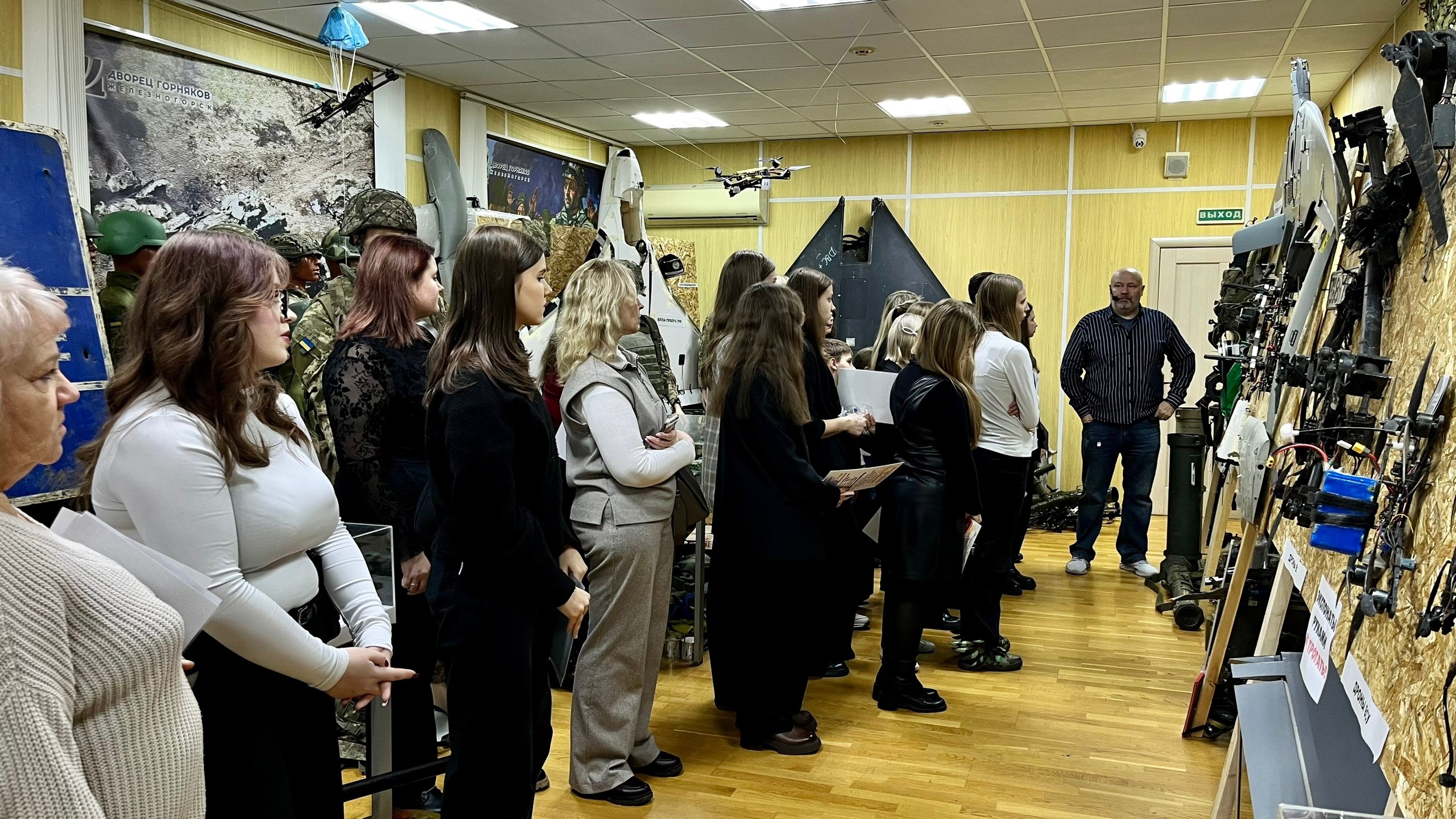 В год Защитника Отечества и 80-летия Победы в Великой Отечественной войне состоялся XV городской конкурс чтецов «Осенняя фантазия», посвящённый новой отечественной поэзии и прозе о специальной военной операции В год Защитника Отечества и 80-летия Победы в Великой Отечественной войне состоялся XV городской конкурс чтецов «Осенняя фантазия», посвящённый новой отечественной поэзии и прозе о специальной военной операции