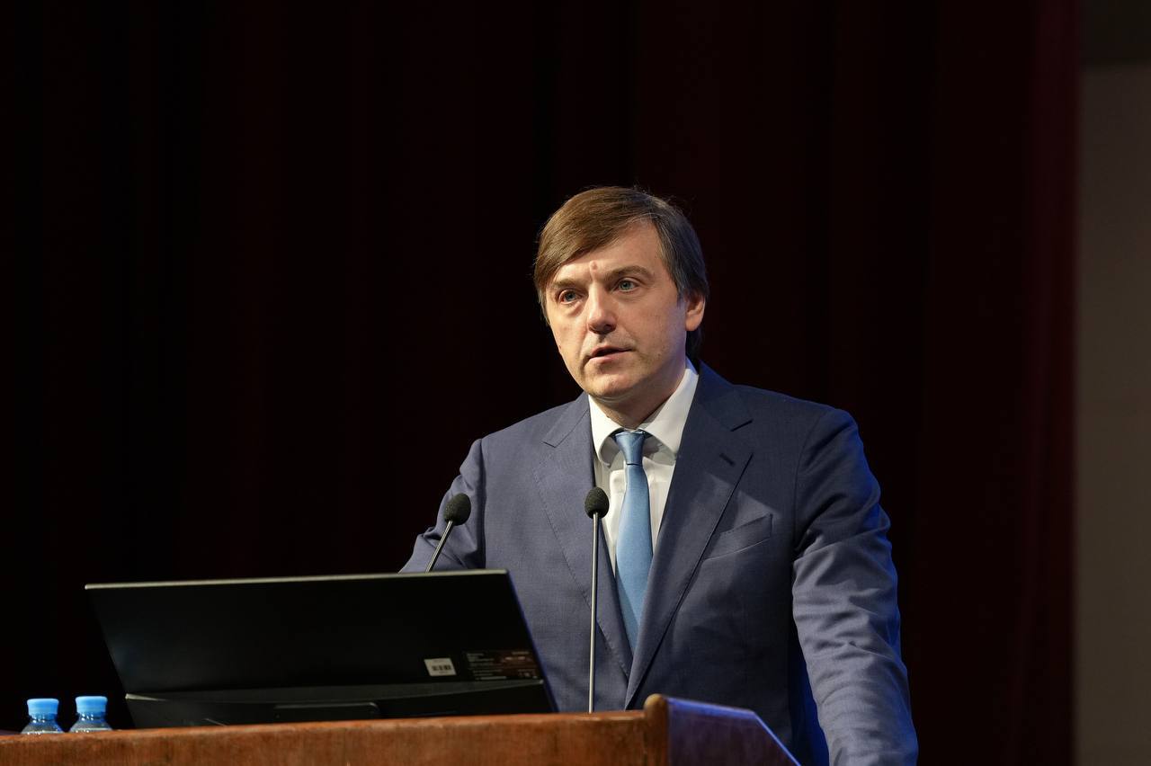 Дмитрий Чернышенко: На следующий год финансирование госпрограммы научно-технического развития составит больше 1,6 трлн рублей Дмитрий Чернышенко: На следующий год финансирование госпрограммы научно-технического развития составит больше 1,6 трлн рублей