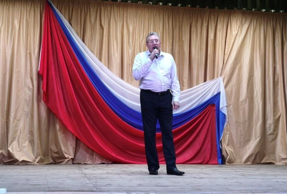 В Тимском РДК прошёл праздничный концерт, посвящённый Дню Конституции РФ В Тимском РДК прошёл праздничный концерт, посвящённый Дню Конституции РФ