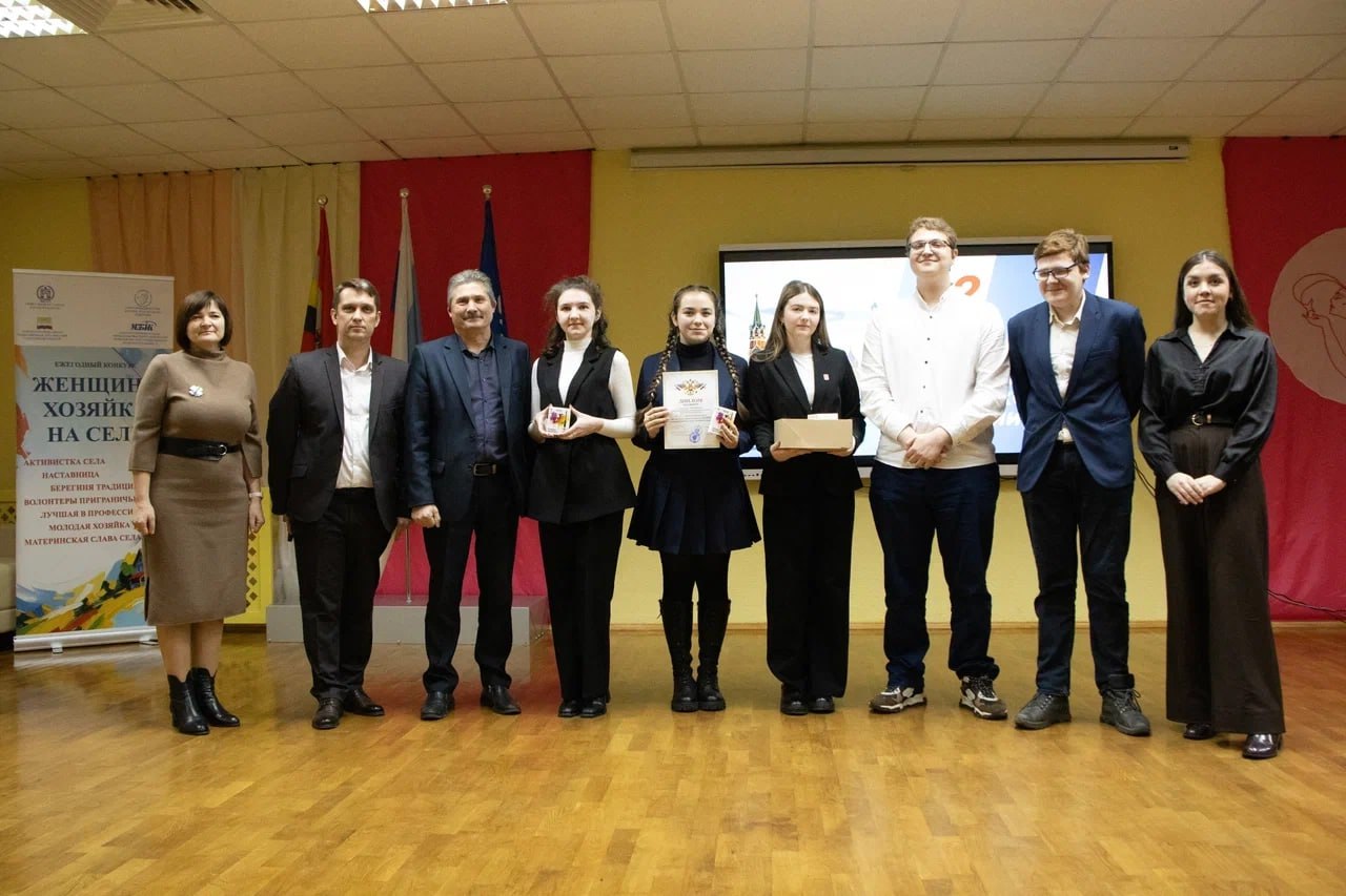 Интеллектуальная игра "Нация" для будущих избирателей Курского района прошла в День Конституции в Курском МЭБИКе Интеллектуальная игра "Нация" для будущих избирателей Курского района прошла в День Конституции в Курском МЭБИКе