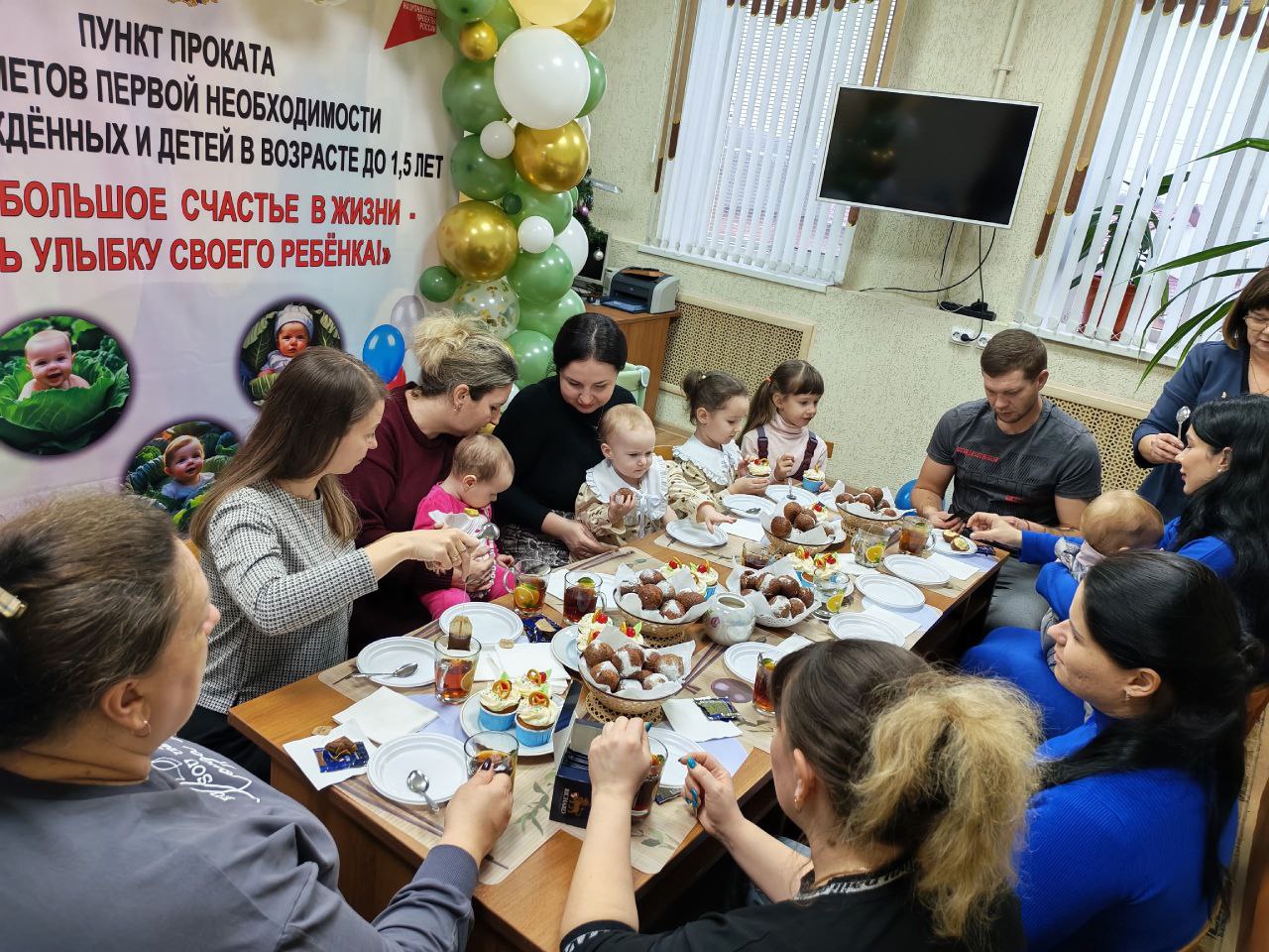 Виктор Катунин: Сегодня в Медвенском районе открылся пункт проката предметов первой необходимости для малышей и детей до полутора лет Виктор Катунин: Сегодня в Медвенском районе открылся пункт проката предметов первой необходимости для малышей и детей до полутора лет