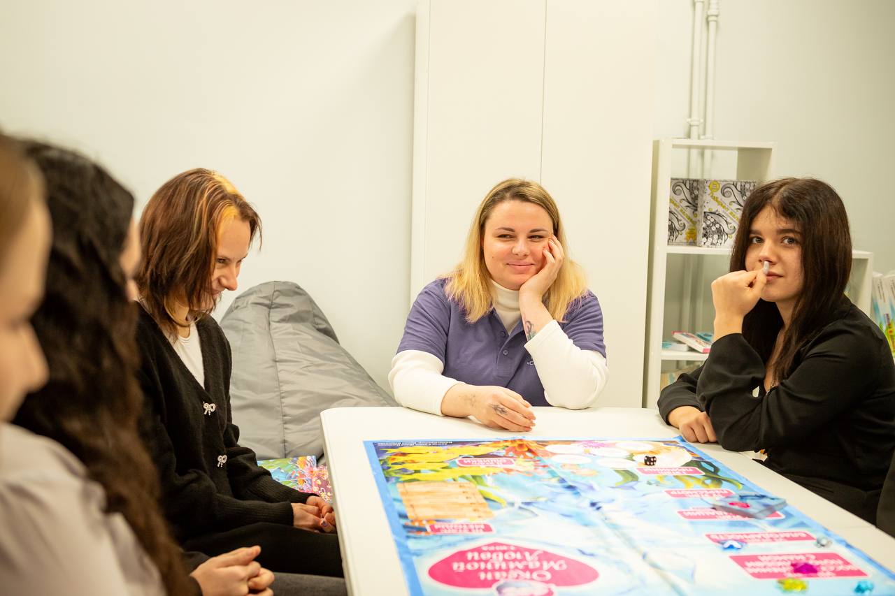 Евгений Маслов: Сегодня вместе с губернатором Александром Хинштейном поздравили с новосельем городской молодежный центр социальных программ «Спектр» Евгений Маслов: Сегодня вместе с губернатором Александром Хинштейном поздравили с новосельем городской молодежный центр социальных программ «Спектр»