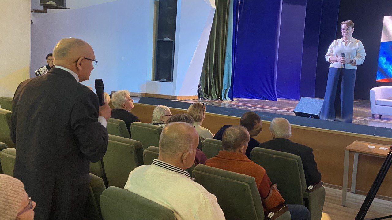 Александр Михайлов: Сегодня в Железногорске состоялась важная встреча министра здравоохранения Курской области Светланы Ермоловой с железногорцами, на которой мы подробно обсудили ключевые вопросы развития системы... Александр Михайлов: Сегодня в Железногорске состоялась важная встреча министра здравоохранения Курской области Светланы Ермоловой с железногорцами, на которой мы подробно обсудили ключевые вопросы развития системы...