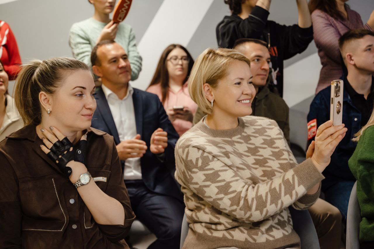 Екатерина Харченко: Приятно видеть, как развивается родной город! Сегодня побывала на новоселье городского молодёжного центра социальных программ «Спектр» Екатерина Харченко: Приятно видеть, как развивается родной город! Сегодня побывала на новоселье городского молодёжного центра социальных программ «Спектр»