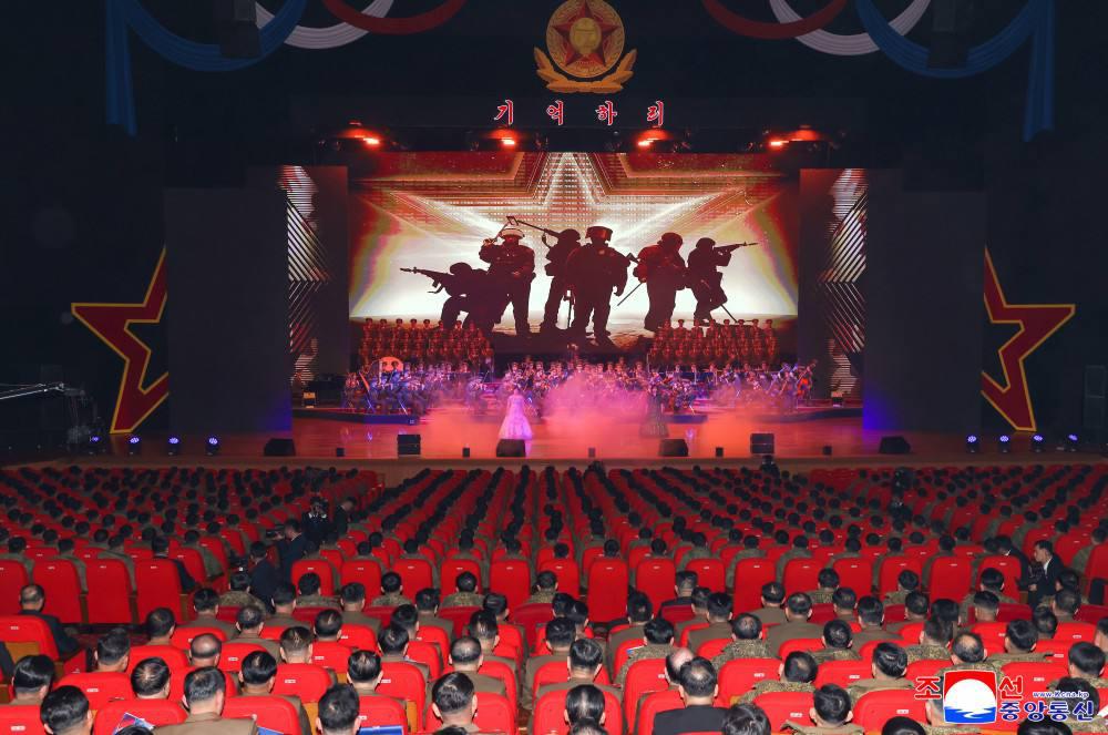 В Пхеньяне торжественно встретили военных КНДР, вернувшихся после освобождения Курской области В Пхеньяне торжественно встретили военных КНДР, вернувшихся после освобождения Курской области