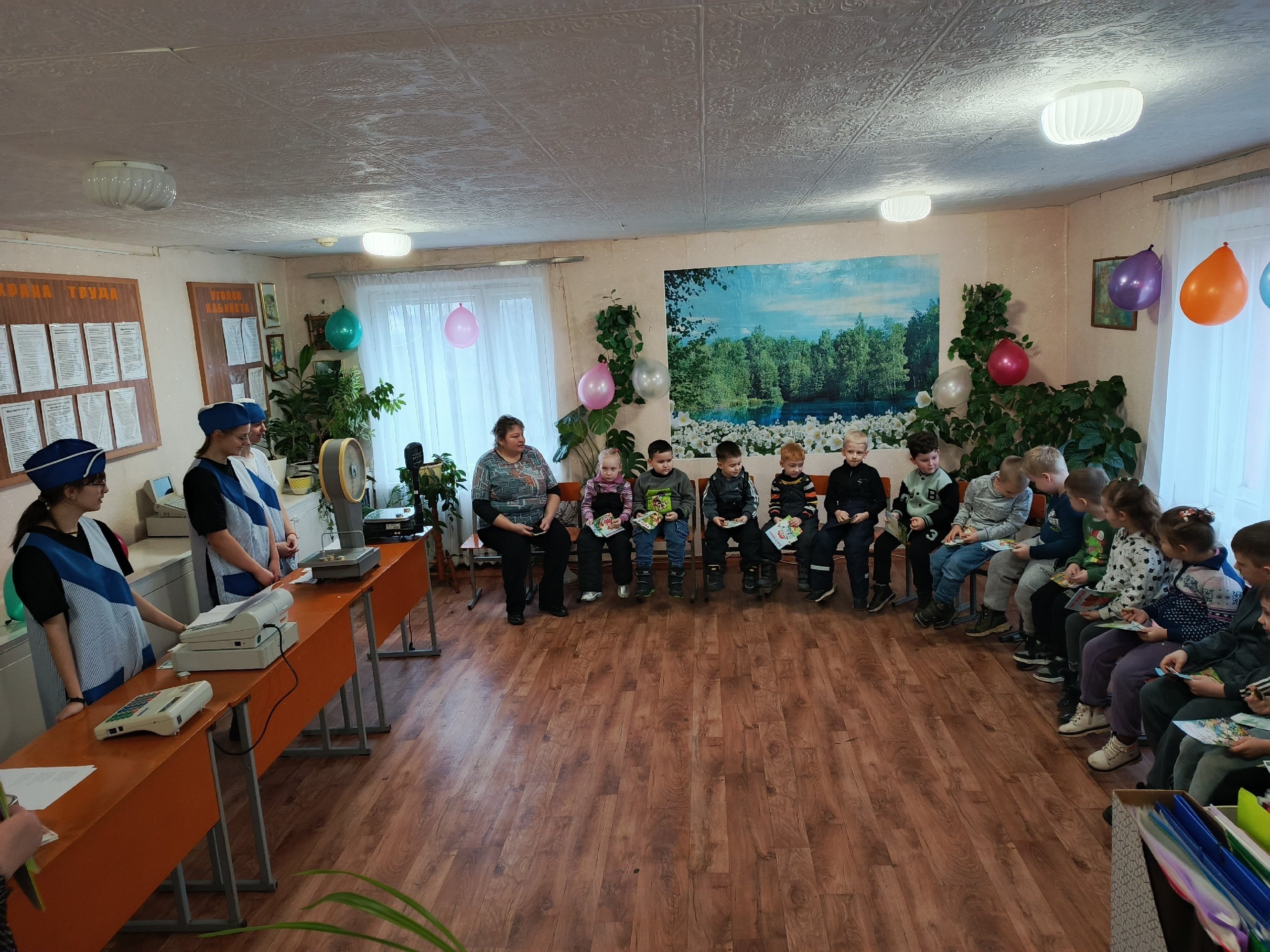 В рамках проведения единой недели профориентации, воспитанники детского сада «Сказка»посетили Медвенский филиал ОБПОУ "ОГТК" В рамках проведения единой недели профориентации, воспитанники детского сада «Сказка»посетили Медвенский филиал ОБПОУ "ОГТК"