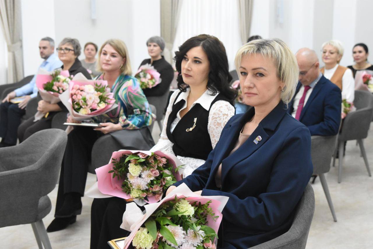 Виктор Петров: 12 декабря 2025 года в администрации Курской области с участием заместителя Губернатора Курской области и полномочного представителя Губернатора Курской области в Курской областной Думе Е.В. Лобова состоялось... Виктор Петров: 12 декабря 2025 года в администрации Курской области с участием заместителя Губернатора Курской области и полномочного представителя Губернатора Курской области в Курской областной Думе Е.В. Лобова состоялось...