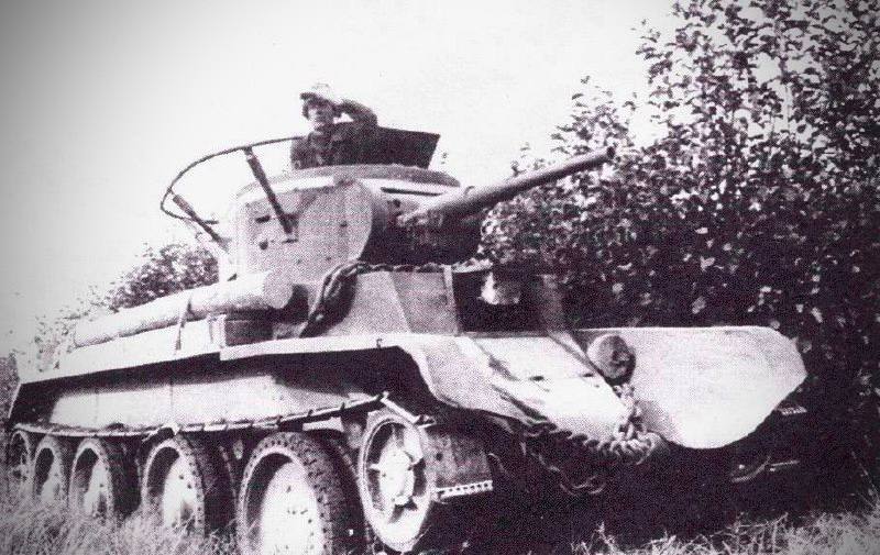 Роман Насонов: На второй день войны танкист совершил подвиг, о котором всей стране рассказало Совинформбюро