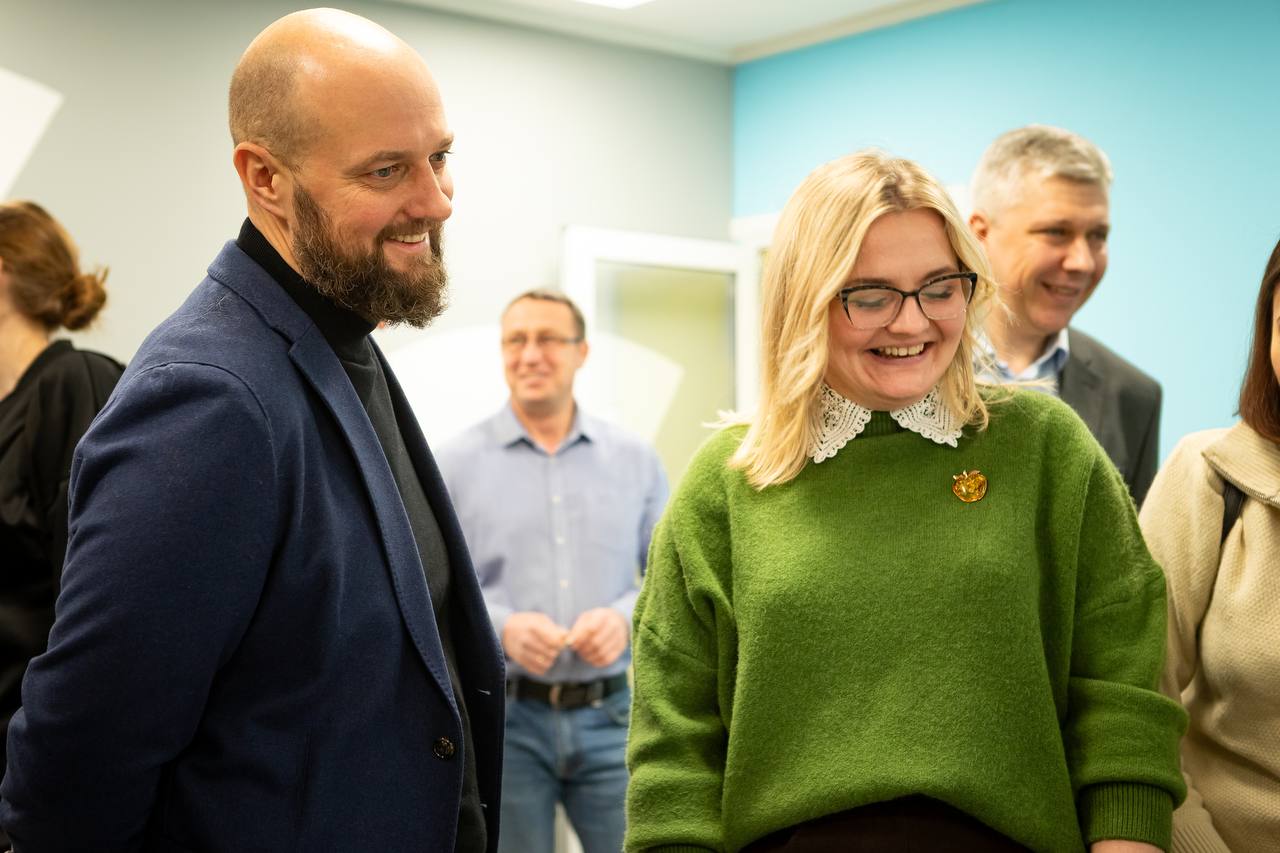 Евгений Маслов: Сегодня вместе с губернатором Александром Хинштейном поздравили с новосельем городской молодежный центр социальных программ «Спектр» Евгений Маслов: Сегодня вместе с губернатором Александром Хинштейном поздравили с новосельем городской молодежный центр социальных программ «Спектр»