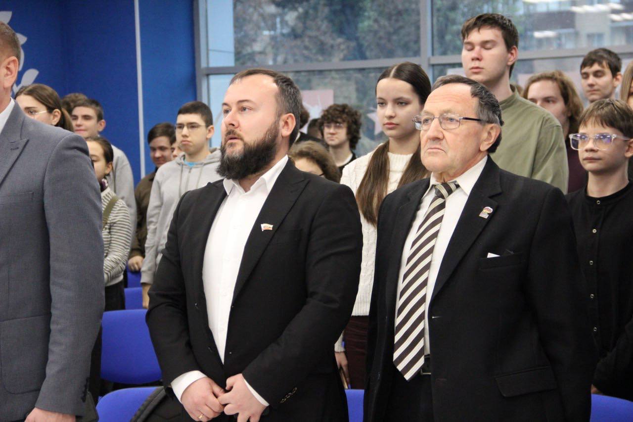 Гордиться прошлым, строить будущее Гордиться прошлым, строить будущее