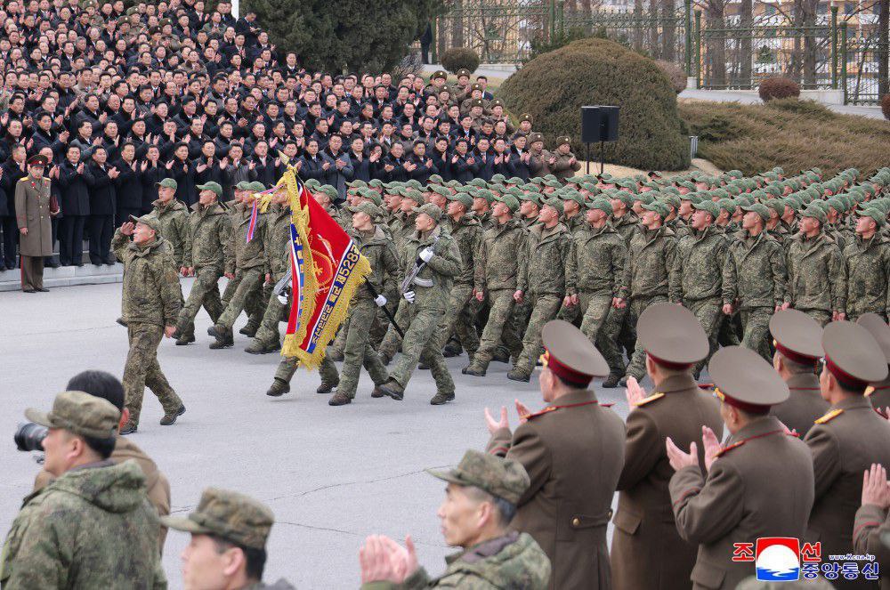 В Пхеньяне прошла церемония приветствия инженерно-сапёрной части Корейской народной армии, вернувшейся из Курской области В Пхеньяне прошла церемония приветствия инженерно-сапёрной части Корейской народной армии, вернувшейся из Курской области