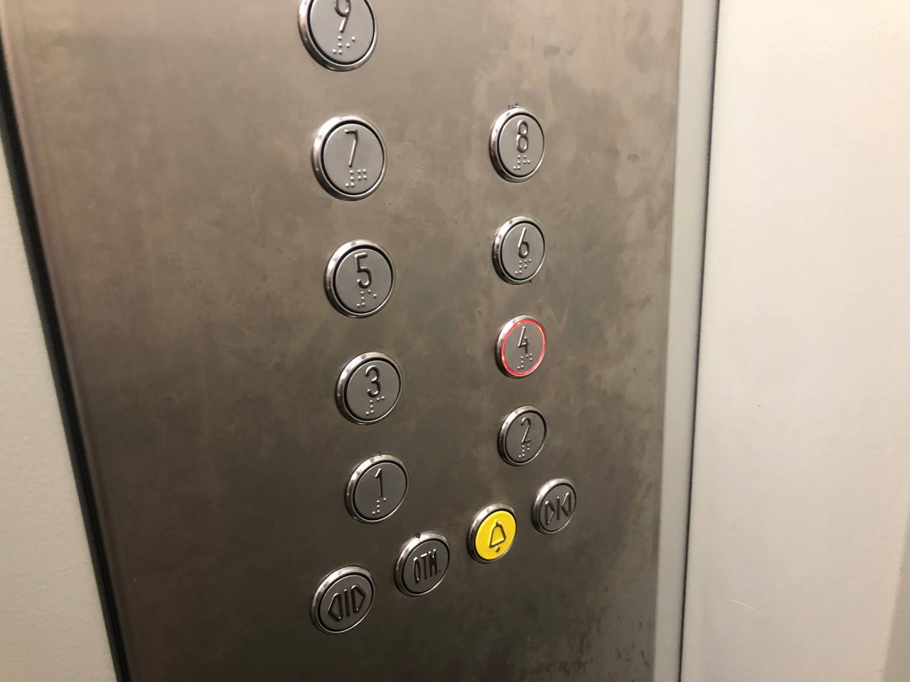 В Курской области в 2026 году планируют заменить 192 лифта в многоэтажках