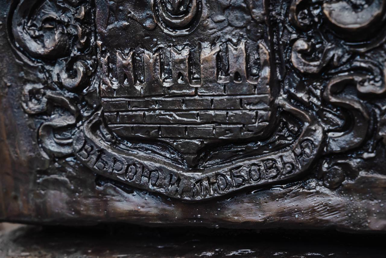 В Курске открыли памятник государственному деятелю и дипломату Артамону Матвееву В Курске открыли памятник государственному деятелю и дипломату Артамону Матвееву