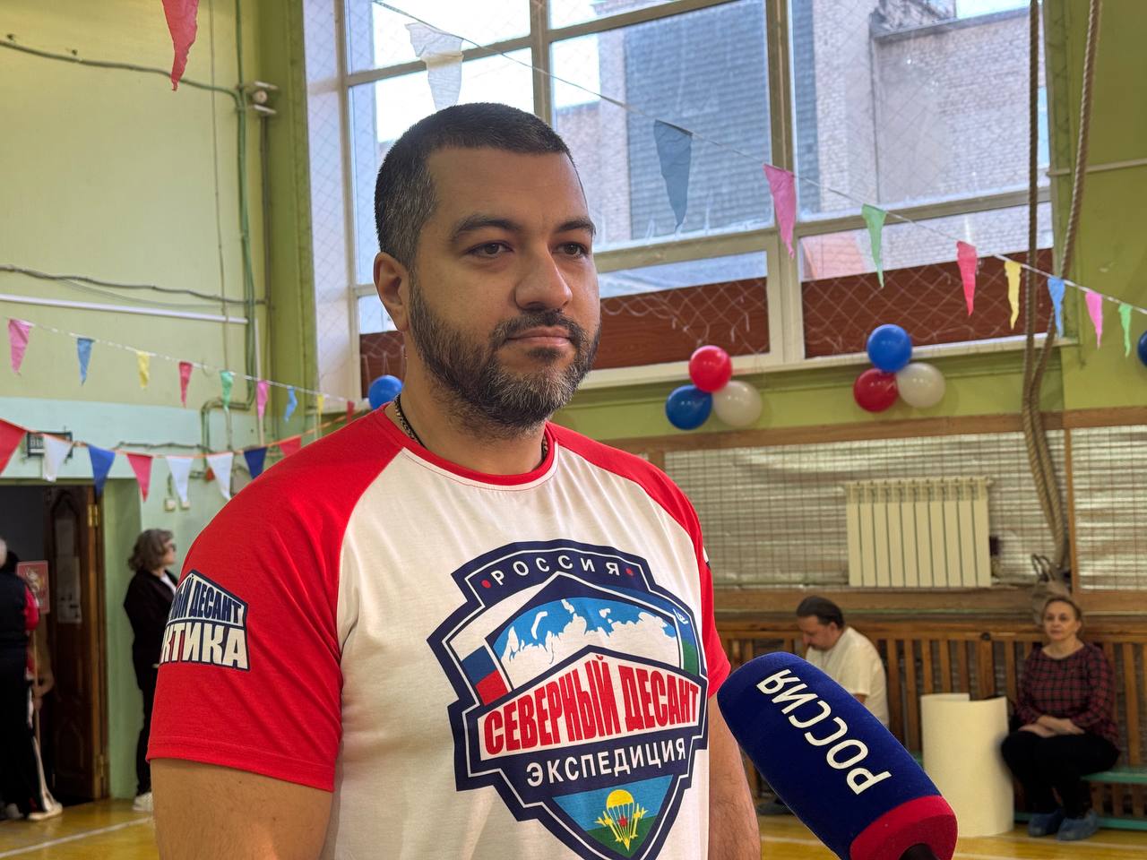 В школе №1 проходит семейный спортивный праздник под названием «Папа, мама, я - дружная семья»