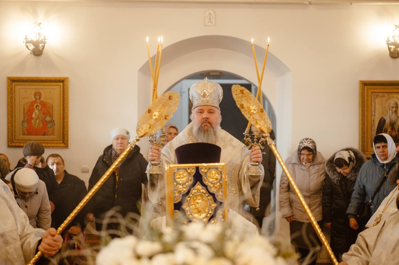 Если в церкви звучит молитва, значит село живёт Если в церкви звучит молитва, значит село живёт