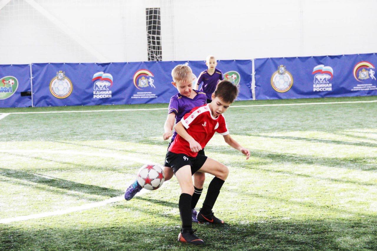 Единороссы организовали спортивный турнир, приуроченный ко Всемирному Дню футбола Единороссы организовали спортивный турнир, приуроченный ко Всемирному Дню футбола