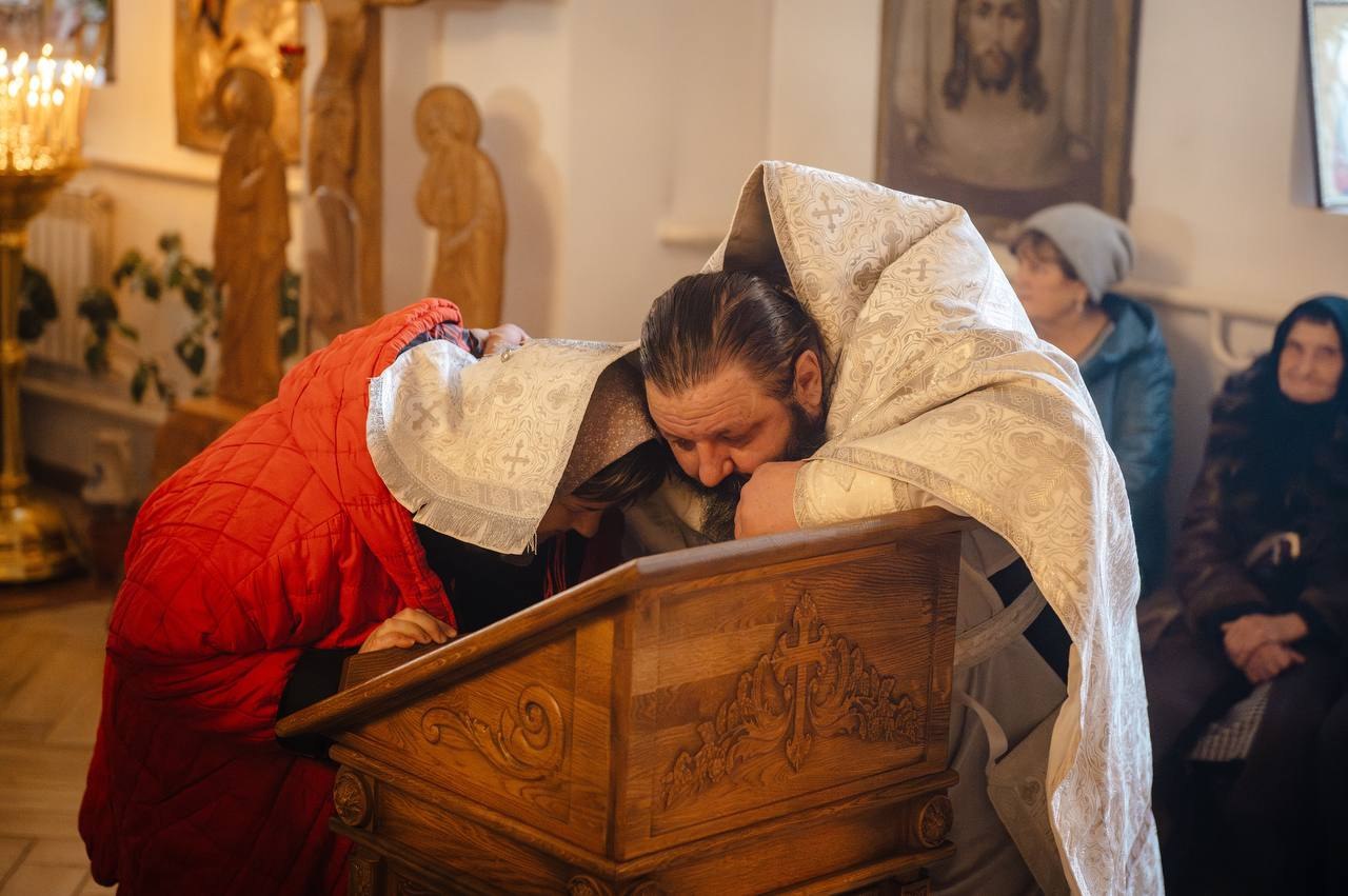 Если в церкви звучит молитва, значит село живёт Если в церкви звучит молитва, значит село живёт