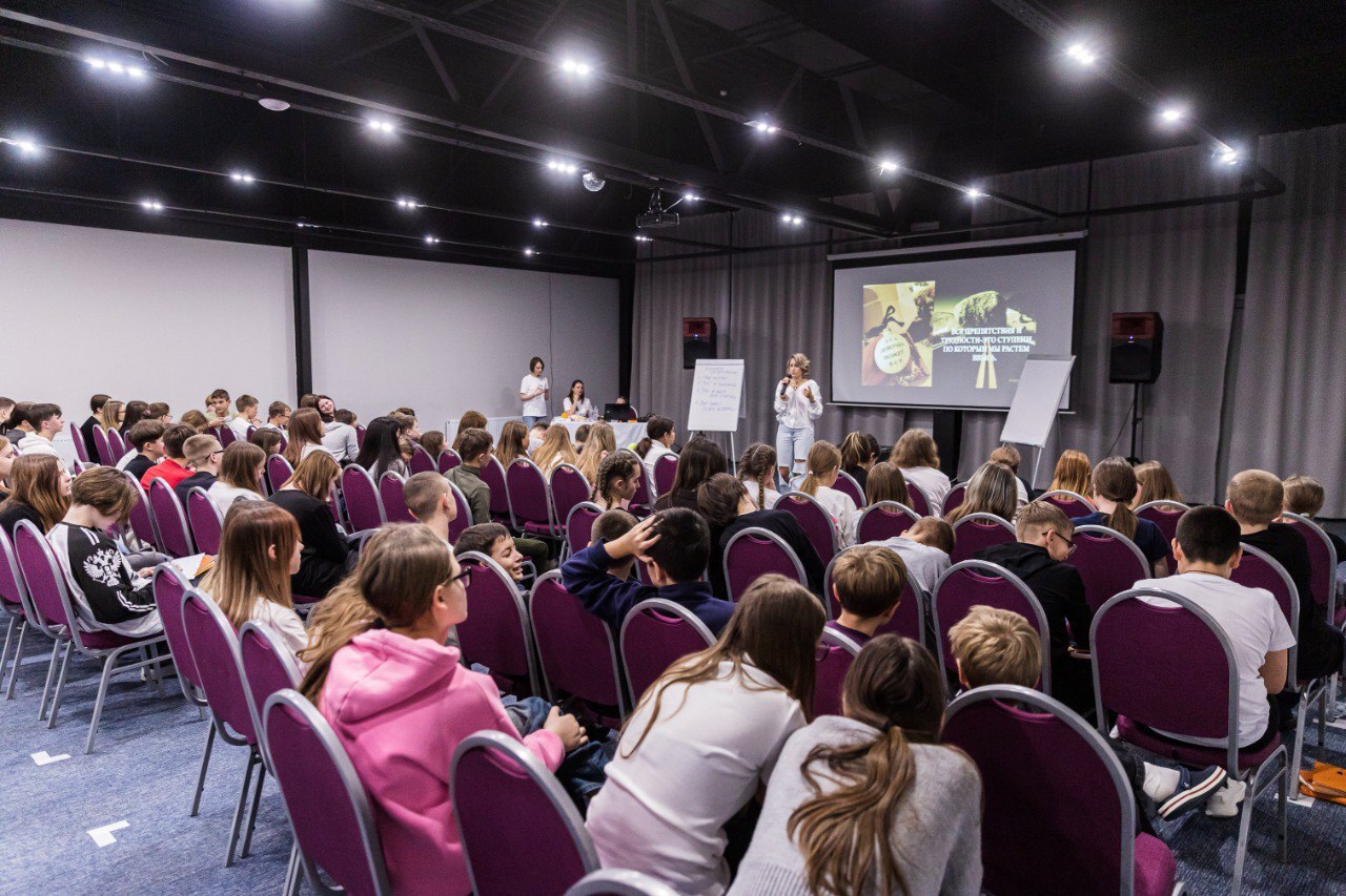 Курские школьники приняли участие в благотворительном проекте «Дорога добра» Курские школьники приняли участие в благотворительном проекте «Дорога добра»