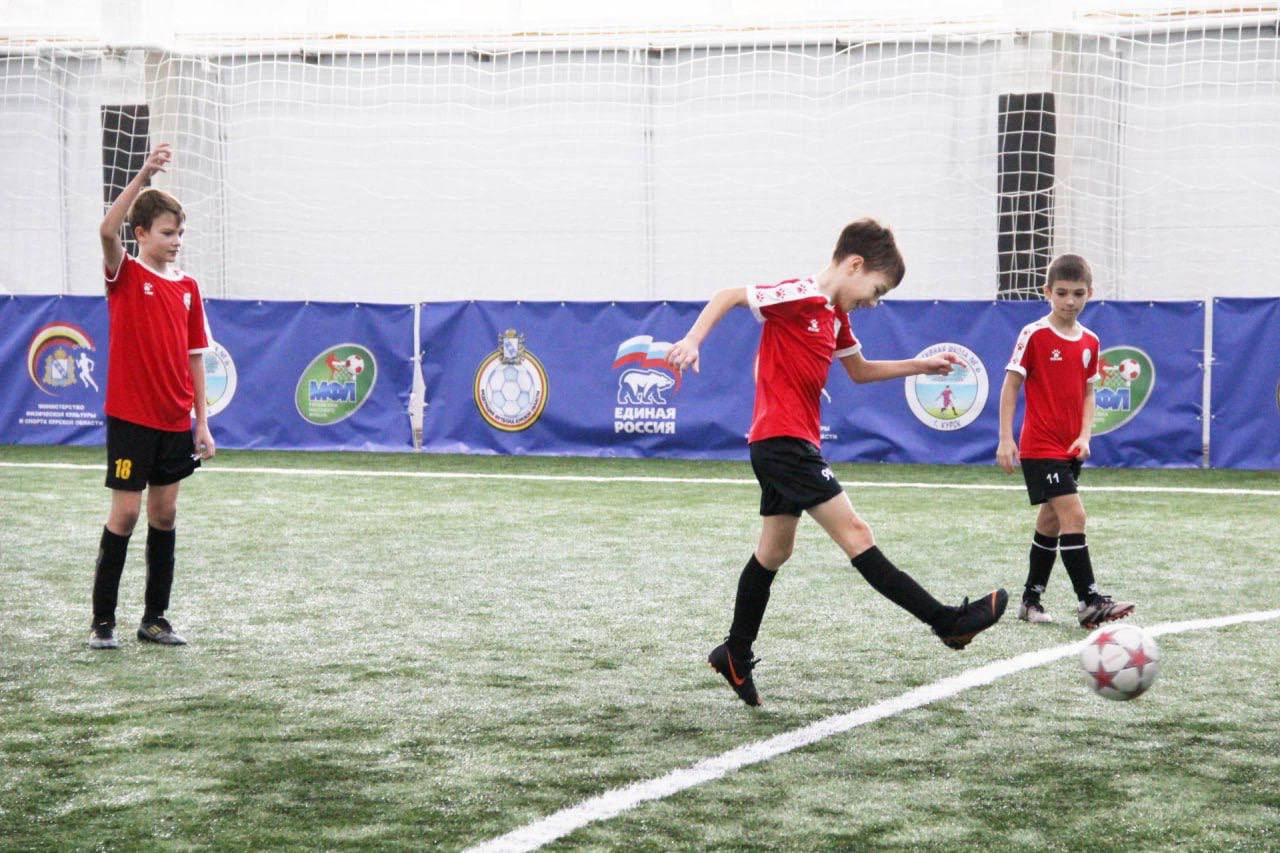 Единороссы организовали спортивный турнир, приуроченный ко Всемирному Дню футбола Единороссы организовали спортивный турнир, приуроченный ко Всемирному Дню футбола