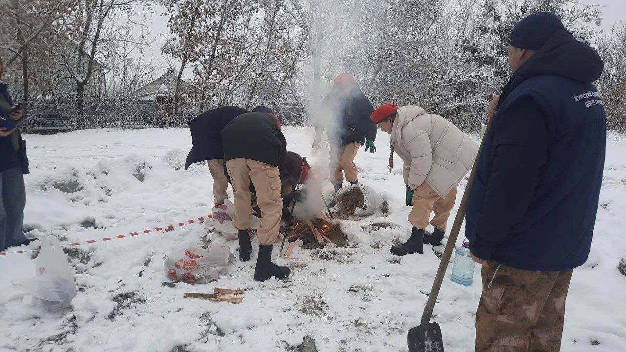 10 декабря команда юнармейцев Фатежской СОШ 2 побывала в Курском областном центре туризма, на базе которого проводился патриотический фестиваль «Достойные потомки великой страны», посвящённого Дню Героев Отечества 10 декабря команда юнармейцев Фатежской СОШ 2 побывала в Курском областном центре туризма, на базе которого проводился патриотический фестиваль «Достойные потомки великой страны», посвящённого Дню Героев Отечества