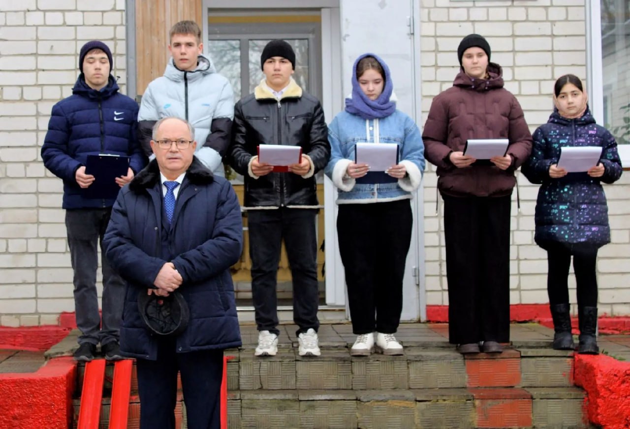 В Крутовская школе увековечили память героя СВО Игоря Босого В Крутовская школе увековечили память героя СВО Игоря Босого