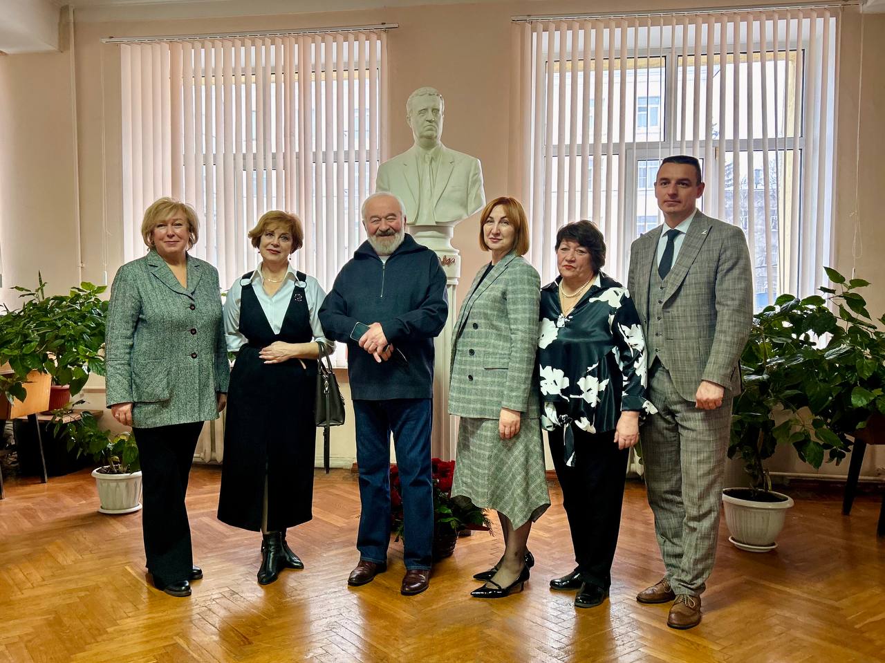 В Курске открыли бюст великого композитора Георгия Свиридова В Курске открыли бюст великого композитора Георгия Свиридова