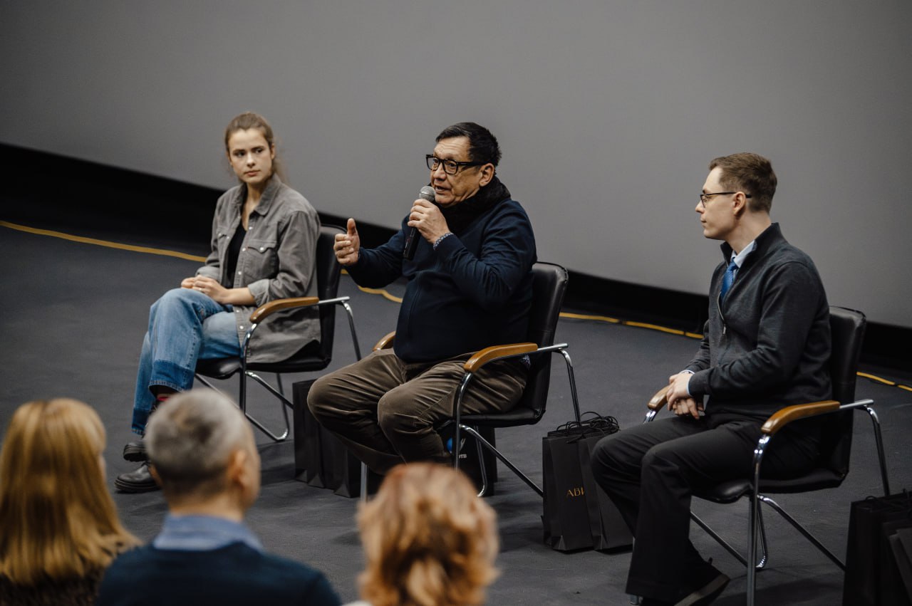 В минувшее воскресенье в Курске прошел специальный показ фильма «Авиатор» В минувшее воскресенье в Курске прошел специальный показ фильма «Авиатор»