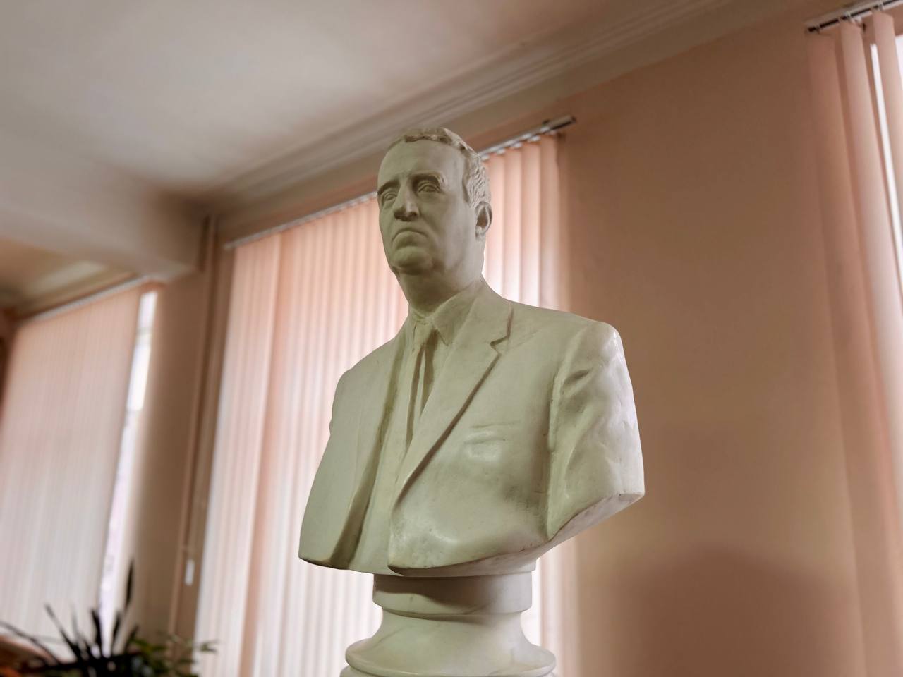 В Курске открыли бюст великого композитора Георгия Свиридова В Курске открыли бюст великого композитора Георгия Свиридова