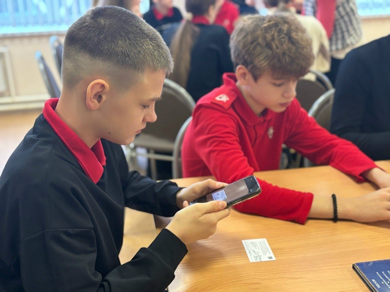 В Культурном центре семейного чтения и досуга им. П.А. Михина состоялась историческая игра «Маленькими шагами по России», посвященная истории становления государственности нашей великой страны В Культурном центре семейного чтения и досуга им. П.А. Михина состоялась историческая игра «Маленькими шагами по России», посвященная истории становления государственности нашей великой страны