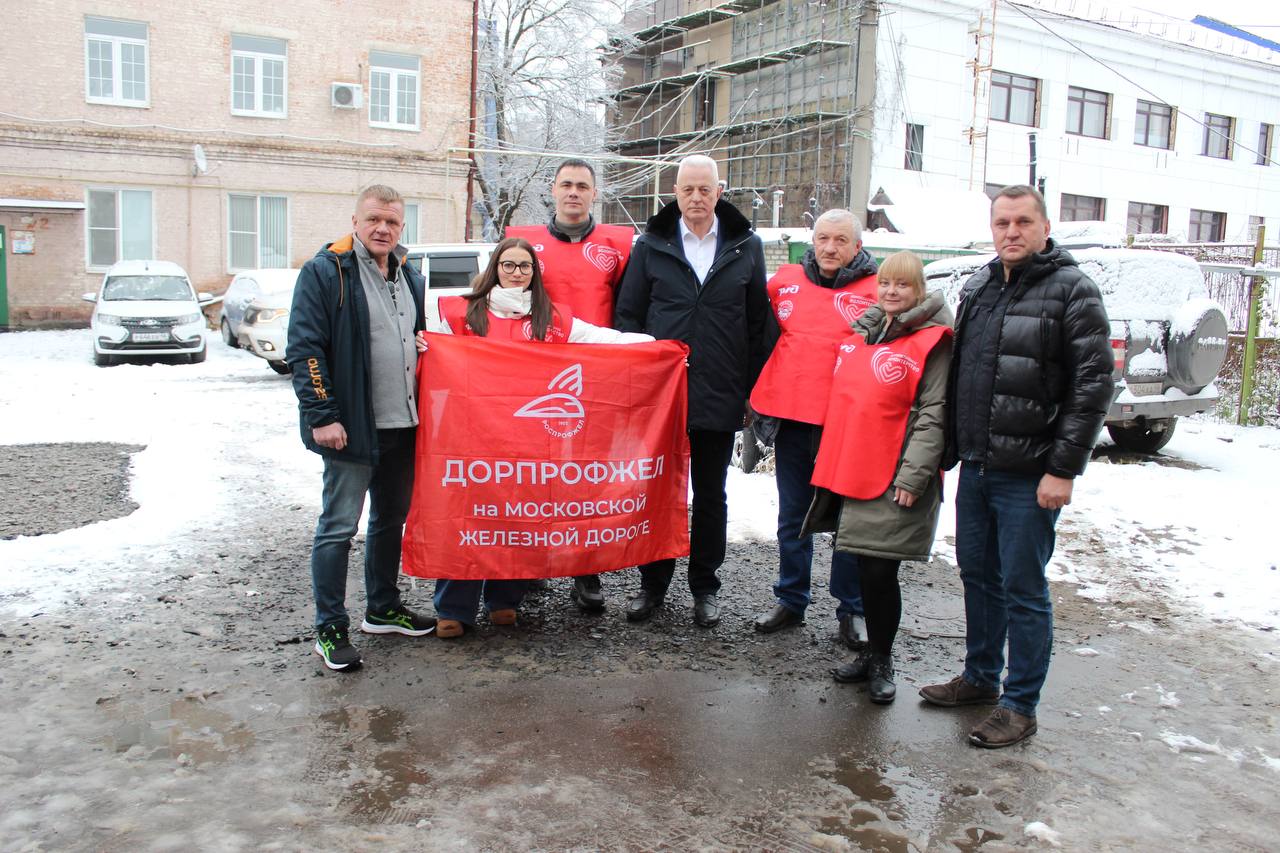 Московская железная дорога - филиал ОАО «РЖД» передала новогодние подарки для ребят Суджанского района Московская железная дорога - филиал ОАО «РЖД» передала новогодние подарки для ребят Суджанского района