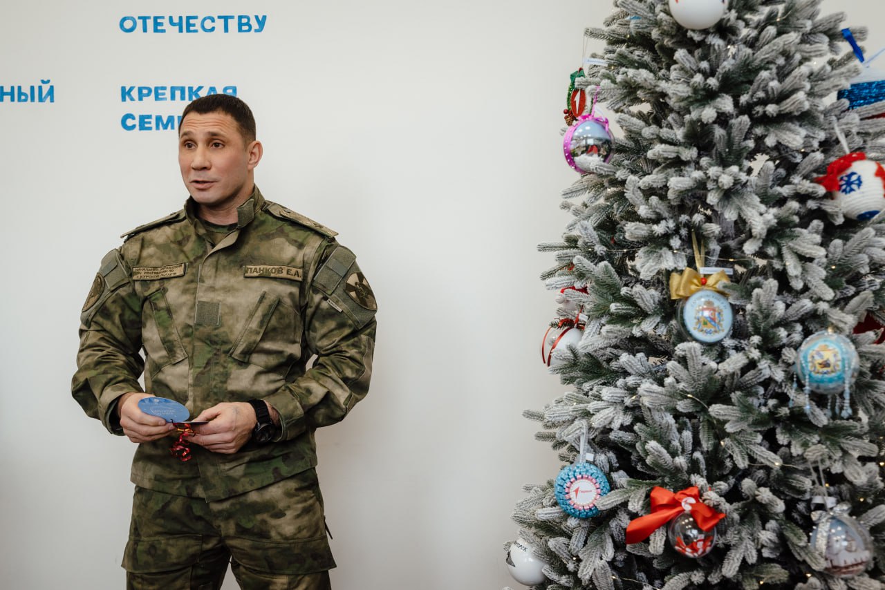 В Курске в Центре Первых дали старт традиционной ежегодной акции «Ёлка желаний» В Курске в Центре Первых дали старт традиционной ежегодной акции «Ёлка желаний»