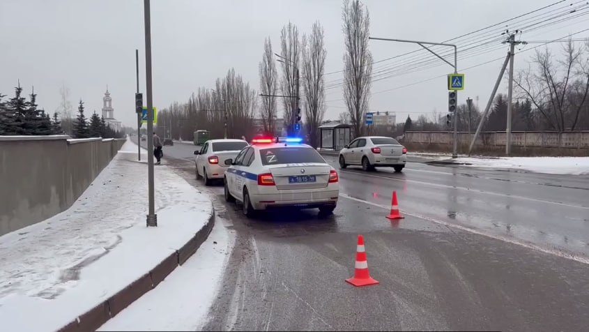 В Курске на проспекте Победы водитель с десятками нарушений сбил школьника на переходе